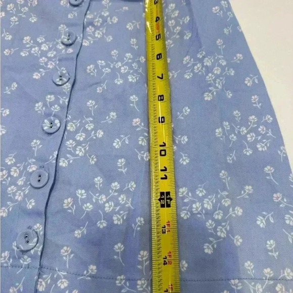 Forever 21 mini skirt periwinkle blue with white flowers button up sz L - Picture 6 of 8